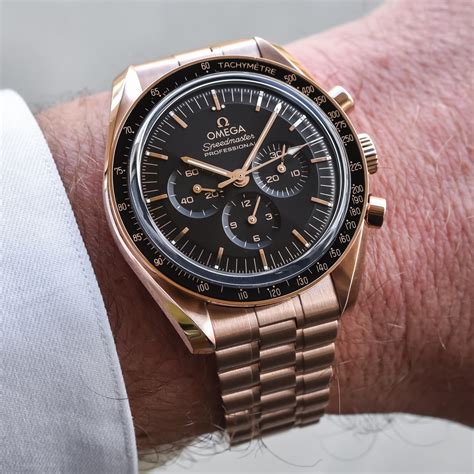 omega speedmaster moonwatch sedna gold